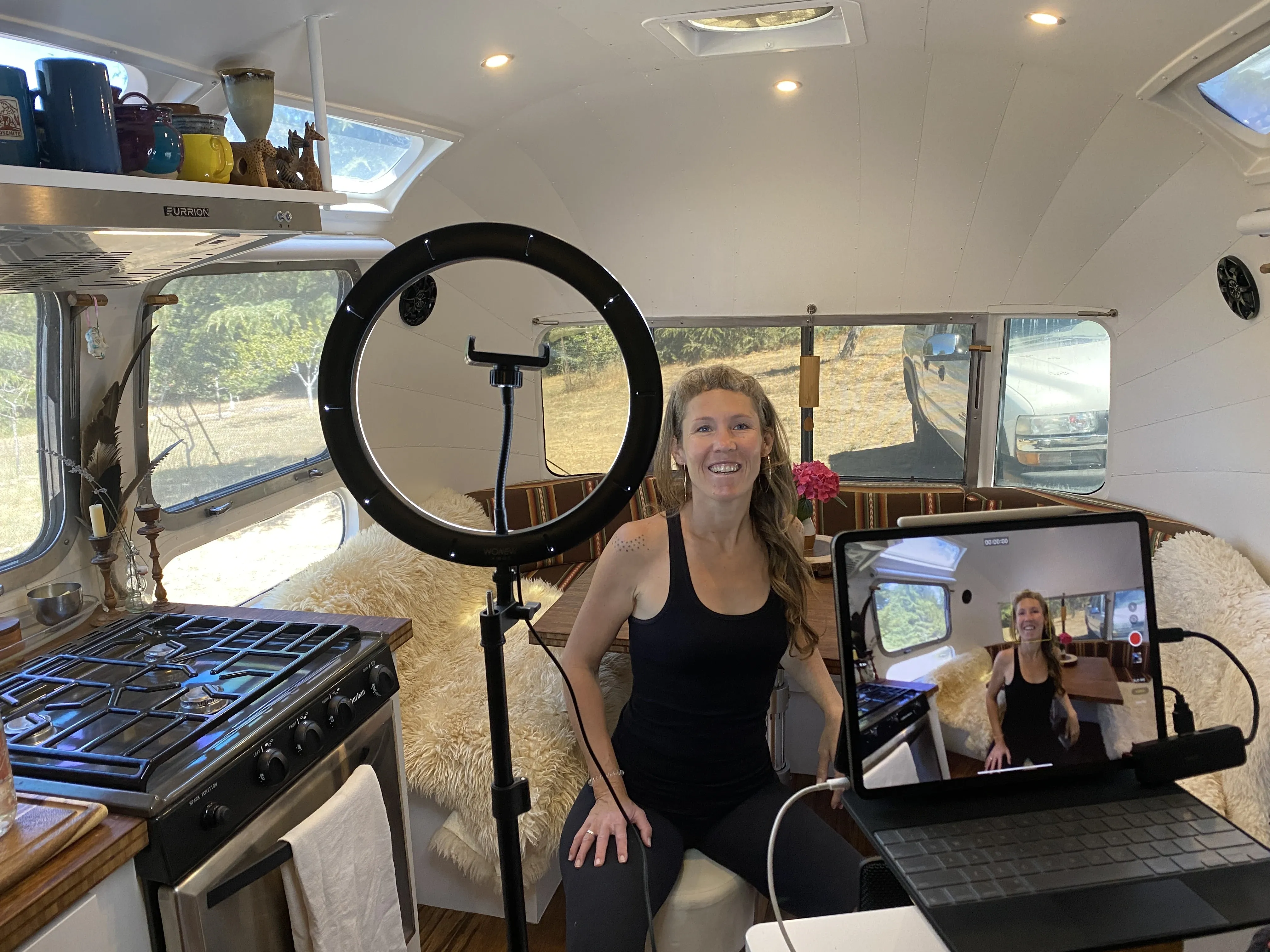 Chandra Zas — host of The Chandra Zas Show, on somatic healing, food psychology, nervous-system regulation, and breaking generational patterns