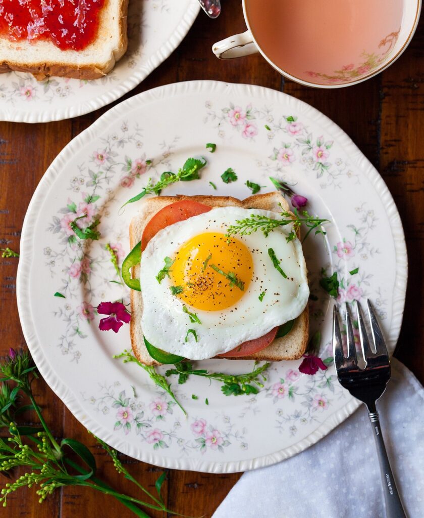bread, egg, breakfast-1836411.jpg